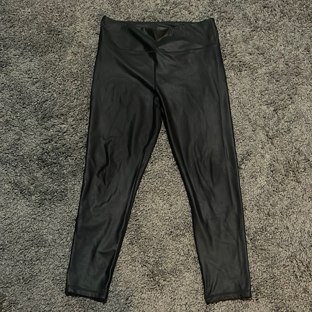 Zyia black metallics